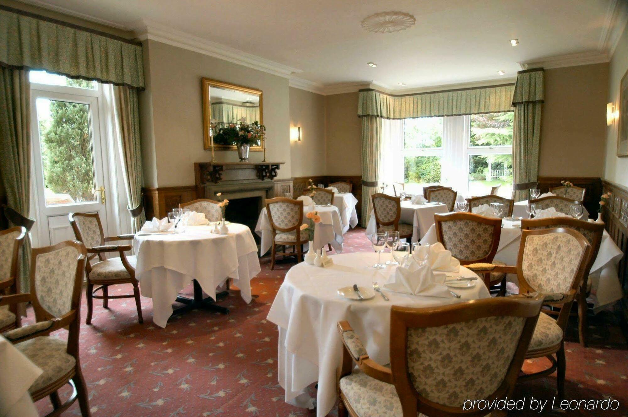 The Lodge Duxford Restaurang bild